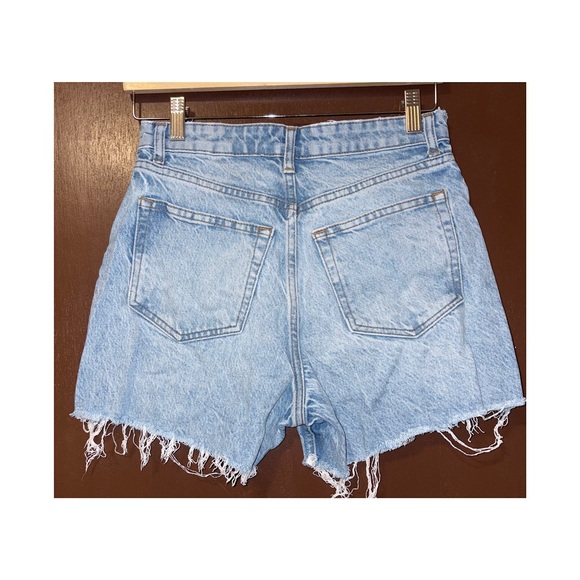 Reformation Kelsey High Rise Loose Jean Shorts (Light Wash — 25) - Picture 3 of 8